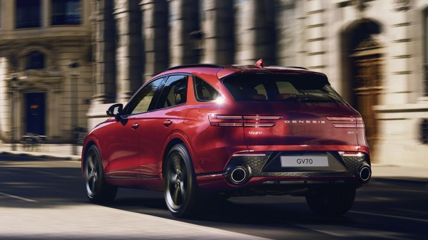 В Сети появились первые изображения нового минивэна Genesis