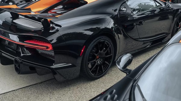 Bugatti объявила о том, что первые 8 экземпляров Chiron Super Sport 300+ собраны и готовы к отправке