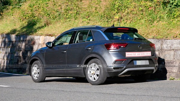 Фотошпионы заметили обновленные Volkswagen T-Roc и T-Roc R без камуфляжа