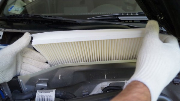 Причины запотевания стекол автомобиля и способы их решения