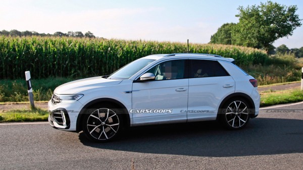 Фотошпионы заметили обновленные Volkswagen T-Roc и T-Roc R без камуфляжа