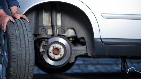 Эксперт Архиреев перечислил водителям в России основные схемы мошенничества на шиномонтаже
