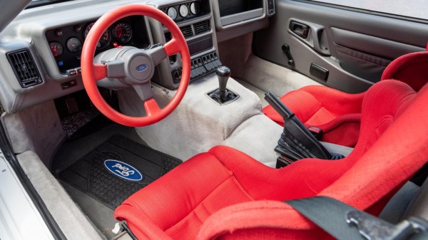 На продажу выставлен раллийный Ford RS200 1986 года выпуска за 200 тыс. долларов