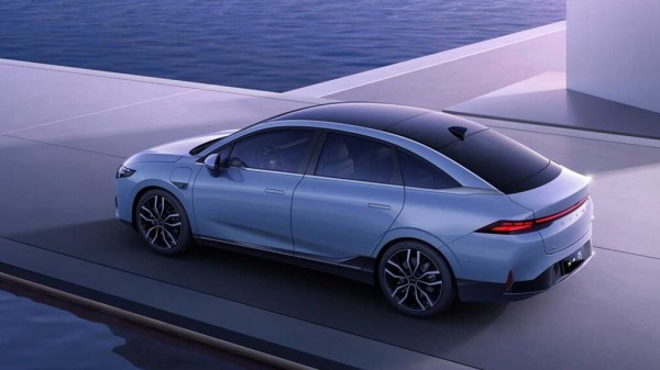 В Китае начались продажи электрического седана Xpeng P5