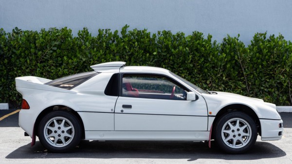 На продажу выставлен раллийный Ford RS200 1986 года выпуска за 200 тыс. долларов