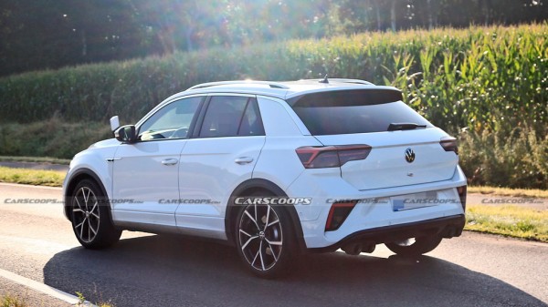 Фотошпионы заметили обновленные Volkswagen T-Roc и T-Roc R без камуфляжа