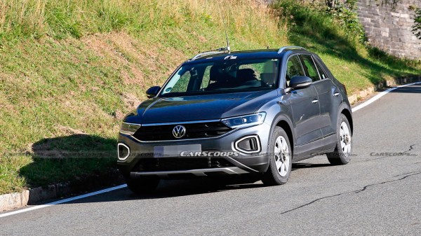 Фотошпионы заметили обновленные Volkswagen T-Roc и T-Roc R без камуфляжа