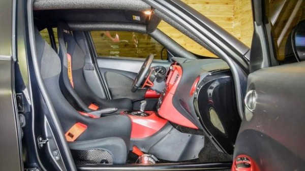 Что купить: новый Porsche 911 или б/у Nissan Juke?