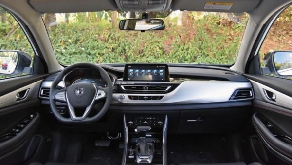 Кроссовер Changan CS75 получил новую версию