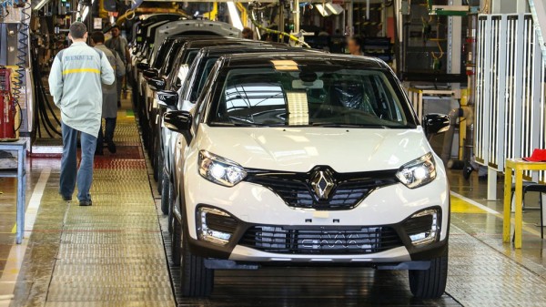 Московский завод Renaul задерживает поставки новых автомобилей на 1,5-2 месяца