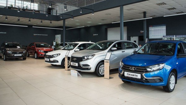 LADA Vesta стала альтернативой дефицитной LADA Granta на рынке России