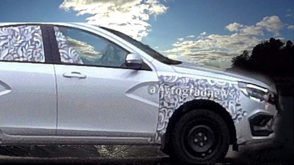Узкая светодиодная оптика обновленной Lada Vesta FL оказалась обманом зрения