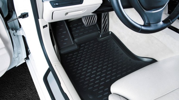 Причины запотевания стекол автомобиля и способы их решения