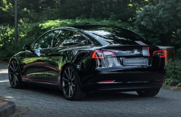 Бюро Manhart представило тюнингованную Model 3