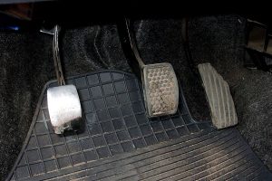 Как правильно прокачать сцепление: прокачка сцепления своими руками без посторонней помощи