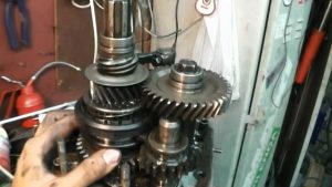 Коробка передач на ВАЗ 2107: конструктивные особенности и ремонт