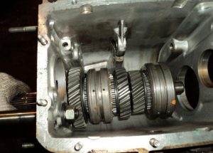 Коробка передач на ВАЗ 2107: конструктивные особенности и ремонт