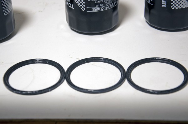 Отличается даже металл: сравниваем оригинальный и поддельный масляные фильтры