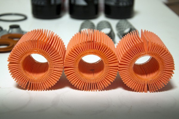 Отличается даже металл: сравниваем оригинальный и поддельный масляные фильтры