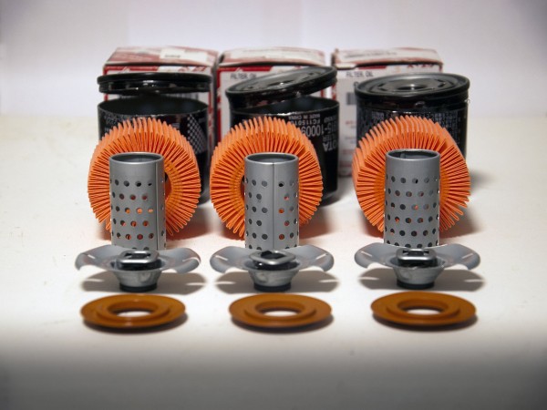 Отличается даже металл: сравниваем оригинальный и поддельный масляные фильтры