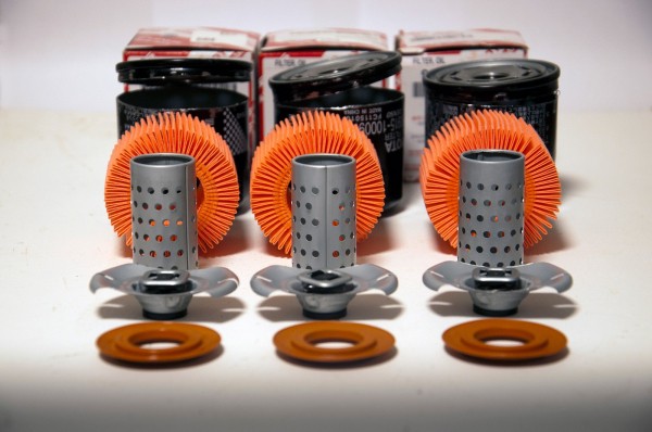 Отличается даже металл: сравниваем оригинальный и поддельный масляные фильтры