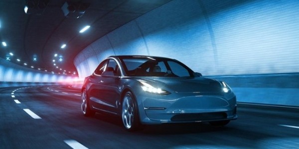 В США построят дорогу, которая будет заряжать электромобили во время движения