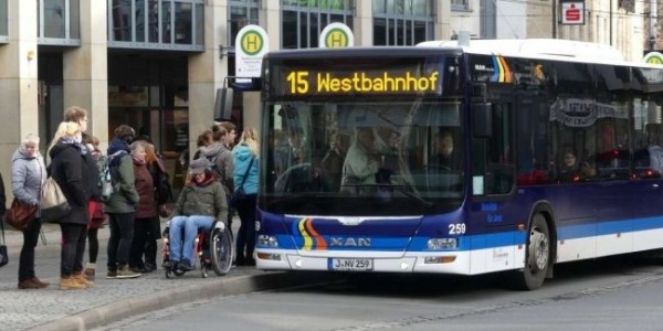 Водительские права на проездной: согласились бы на такой обмен?