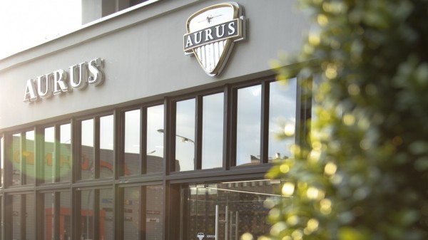 В Москве открылся новый автосалон Aurus на территории завода имени Лихачёва