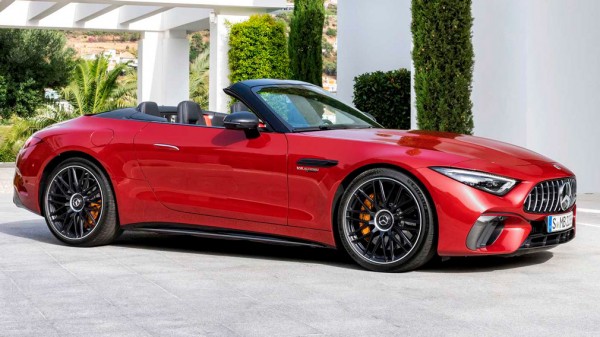 Компания Mercedes представила новый 585-сильный кабриолет SL