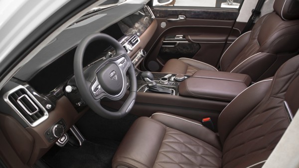 В Москве открылся новый автосалон Aurus на территории завода имени Лихачёва