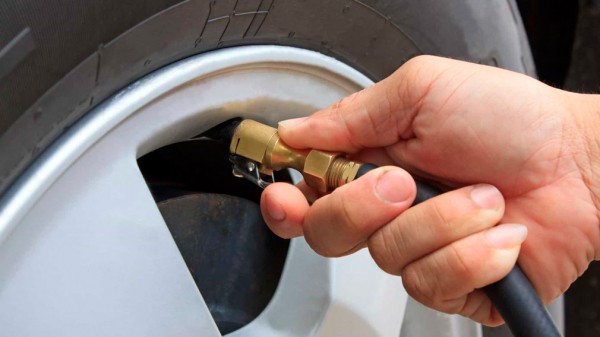 Стоит ли накачивать колеса автомобиля азотом