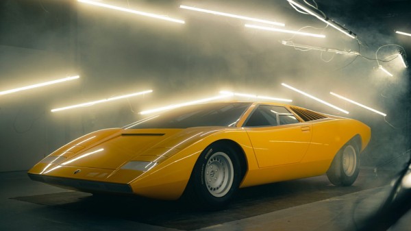 Компания Lamborghini представила отреставрированный Countach LP 500 1971 года