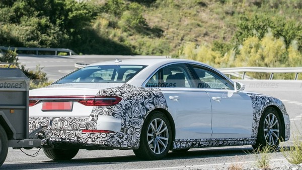 Рассекречена дата премьеры обновленного флагманского седана Audi A8