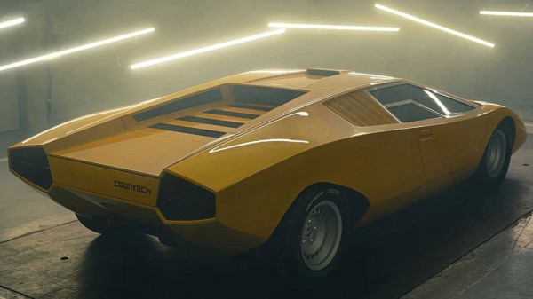 Компания Lamborghini представила отреставрированный Countach LP 500 1971 года
