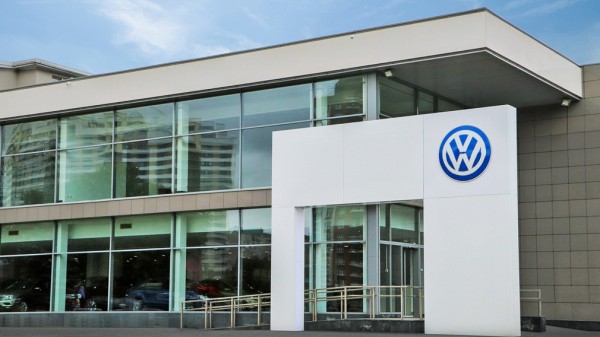 Большинство коммерческих и несколько пассажирских моделей Volkswagen подорожали в России в октябре 2021 года