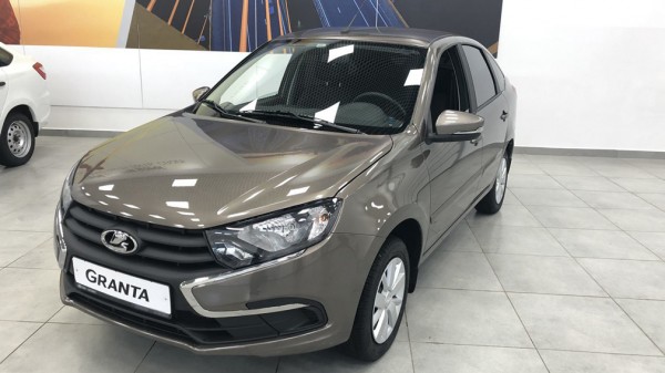 Названы 5 популярных моделей авто на рынке РФ и их реальная цена у дилеров