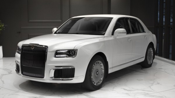 В Москве открылся новый автосалон Aurus на территории завода имени Лихачёва