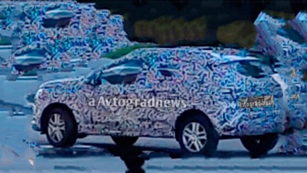 Фотошпионы заметили хэтчбек Renault Sandero нового поколения для российского рынка