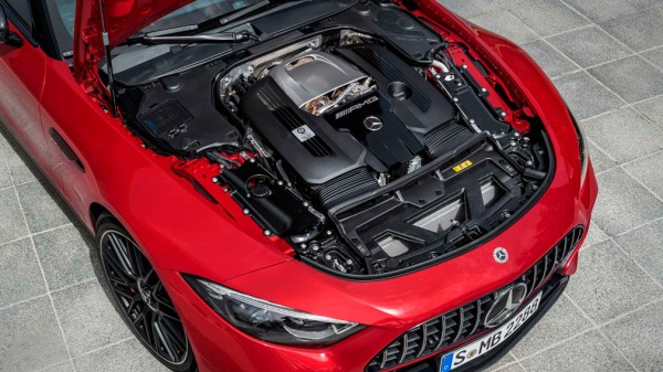 Компания Mercedes представила новый 585-сильный кабриолет SL