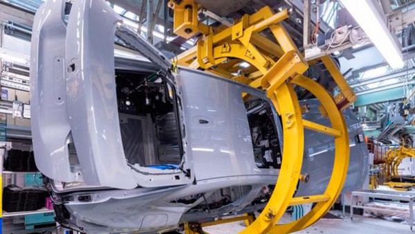 В Мюнхене стартовал серийный выпуск электрокара BMW i4