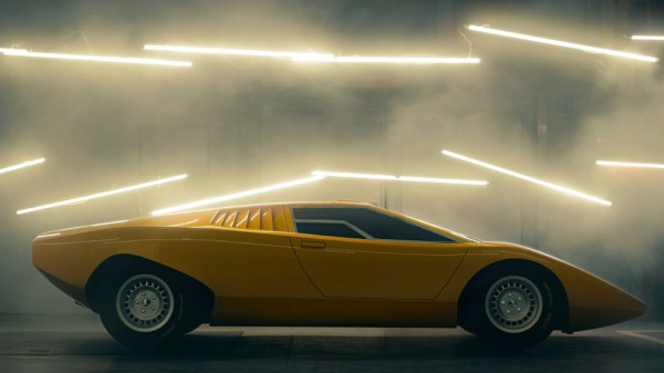 Компания Lamborghini представила отреставрированный Countach LP 500 1971 года