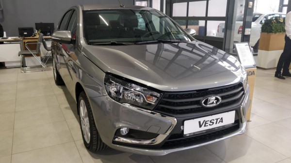 Названы 5 популярных моделей авто на рынке РФ и их реальная цена у дилеров