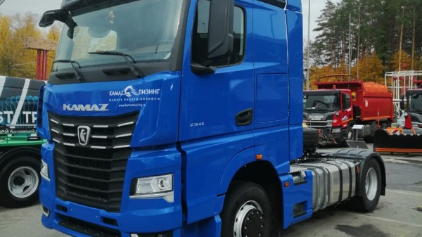 Представлен cедельный тягач КАМАЗ-54901 в газодизельной версии