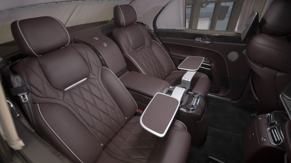 В Москве открылся новый автосалон Aurus на территории завода имени Лихачёва