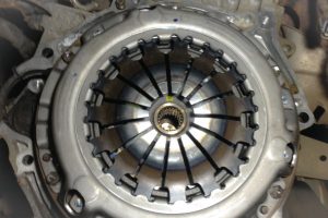 Элементы сцепления автомобиля: нажимной диск сцепления