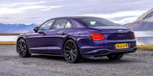 Гибридный Bentley Flying Spur пересёк Исландию