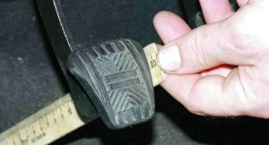 Как отрегулировать педаль сцепления