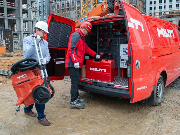 Как построить светлое будущее: зачем Volkswagen Коммерческие автомобили и Hilti переоборудуют машины