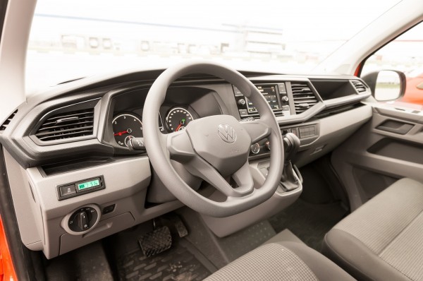 Как построить светлое будущее: зачем Volkswagen Коммерческие автомобили и Hilti переоборудуют машины