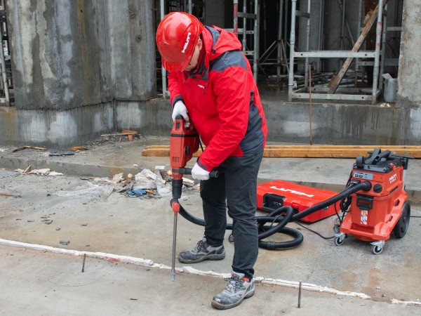 Как построить светлое будущее: зачем Volkswagen Коммерческие автомобили и Hilti переоборудуют машины